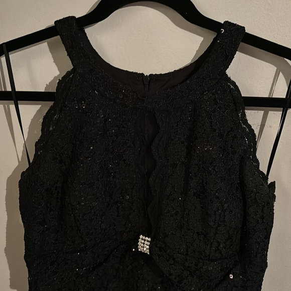 Ladies Back Dress - Picture 3 of 9